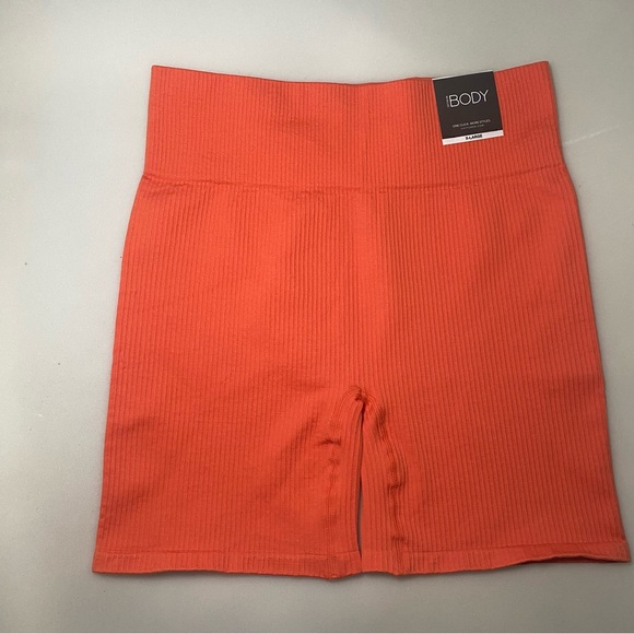 Bundle of 4 bike shorts 3 Rib Pocket & 1 Seamless - Picture 7 of 14